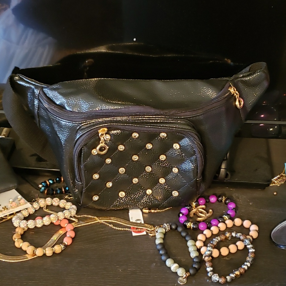 Fanny pack
